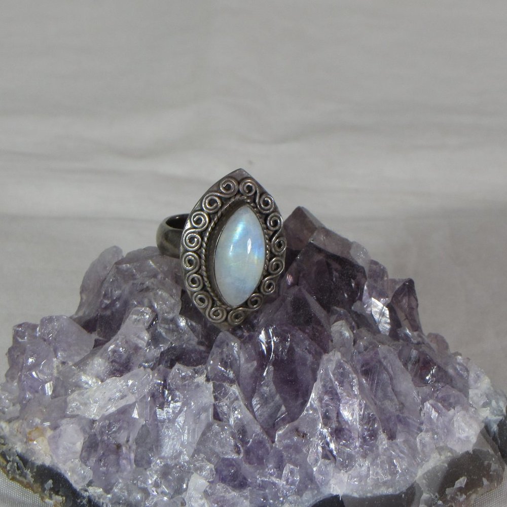 Sterling Silver Opalescent Blue Moonstone Ring Scroll Design Size 7.5